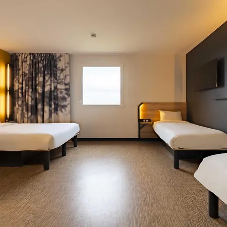 Valenciennes 3 Etoiles מלון